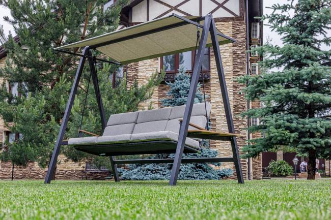 Качели LOAN трехместные из стали Качели LOAN трехместные из стали