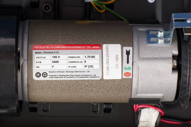 Беговая дорожка Titanium Masters Slimtech C10, коричневая