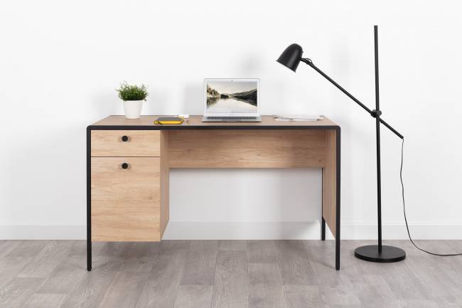 Стол письменный Брюс 12.157 цвет чёрный/Battle rock Santiago/столешница МДФ ель карпатская